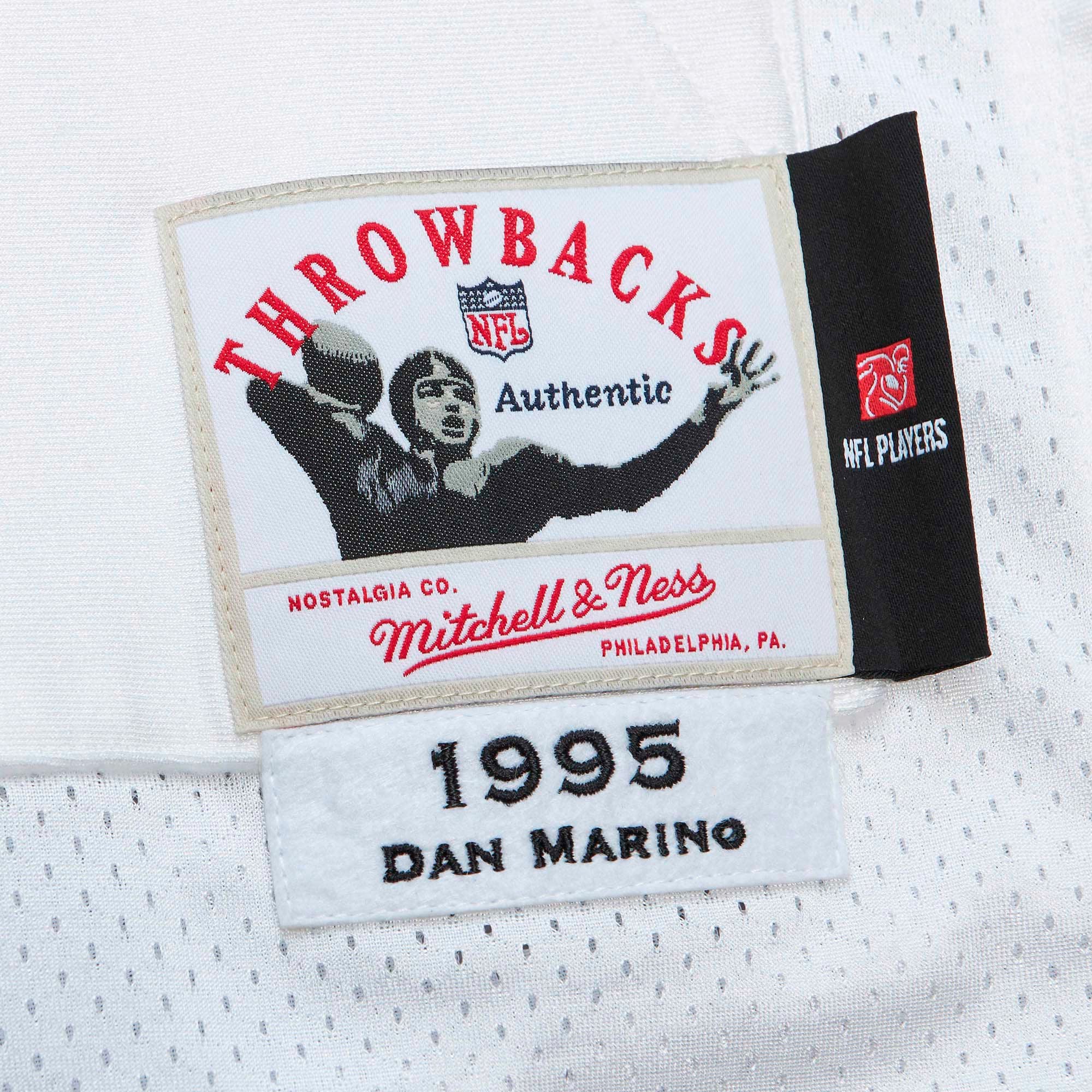 Maillot de poche pour joueur retraité Mitchell & Ness Dan Marino blanc des Dolphins Miami 1995 authentique